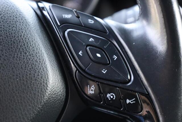Toyota C-HR 1.8 Hybrid Dynamic Sport TREKHAAK-AFN STOELVERW. CAMERA 2XPDC CRUISE NAVI CLIMA 18'LMV