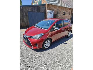 TOYOTA YARIS Hybrid Basis