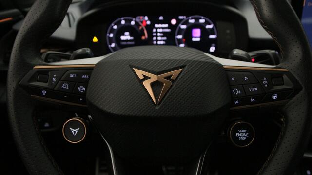 Cupra Terramar Business 1.5 TSI eHybrid 204pk DSG Automaat Trekhaak, Adaptive cruise control, Elektrische achterklep, Achteruitrijcamera, Stuurwiel verwarmd