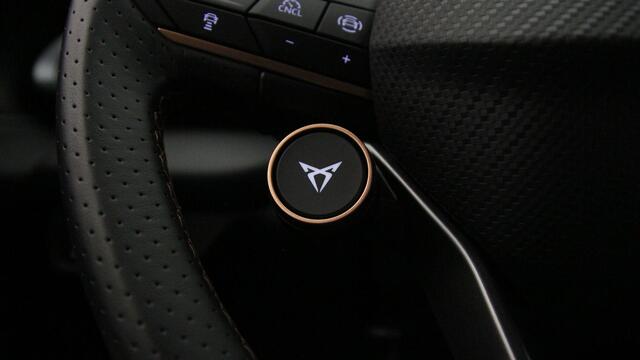 Cupra Terramar Business 1.5 TSI eHybrid 204pk DSG Automaat Trekhaak, Adaptive cruise control, Elektrische achterklep, Achteruitrijcamera, Stuurwiel verwarmd