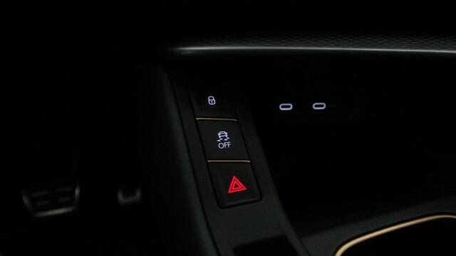 Cupra Terramar Business 1.5 TSI eHybrid 204pk DSG Automaat Trekhaak, Adaptive cruise control, Elektrische achterklep, Achteruitrijcamera, Stuurwiel verwarmd
