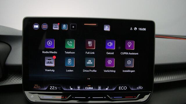 Cupra Terramar Business 1.5 TSI eHybrid 204pk DSG Automaat Trekhaak, Adaptive cruise control, Elektrische achterklep, Achteruitrijcamera, Stuurwiel verwarmd