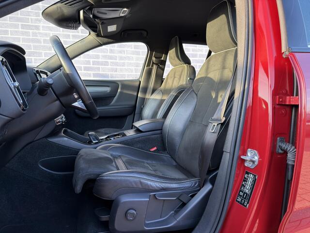 Volvo XC40 T4 R-Design Aut | Cruise Control | Trekhaak 1800 kg | Half Lederen Bekleding | Navigatie | Parkeersensoren V + A | Parkeercamera | Climate contro