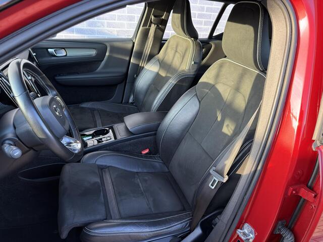 Volvo XC40 T4 R-Design Aut | Cruise Control | Trekhaak 1800 kg | Half Lederen Bekleding | Navigatie | Parkeersensoren V + A | Parkeercamera | Climate contro