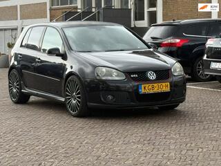Volkswagen Golf VI
