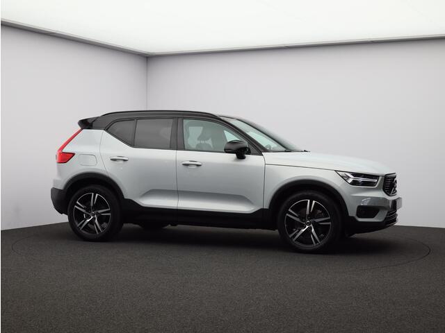 Volvo XC40 1.5 T5 Recharge R-Design / Trekhaak / Panoramadak / Harman Kardon / 360 Camera / Lederen Bekleding / Elektrische Stoelen / Getint Glas /
