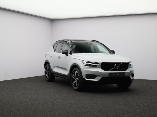 Volvo XC40 1.5 T5 Recharge R-Design / Trekhaak / Panoramadak / Harman Kardon / 360 Camera / Lederen Bekleding / Elektrische Stoelen / Getint Glas /