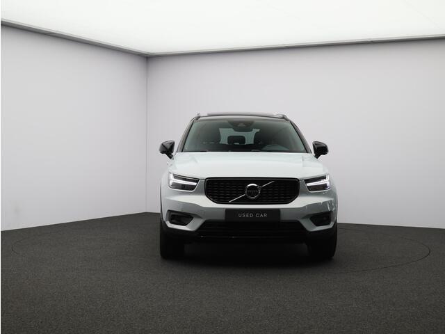 Volvo XC40 1.5 T5 Recharge R-Design / Trekhaak / Panoramadak / Harman Kardon / 360 Camera / Lederen Bekleding / Elektrische Stoelen / Getint Glas /