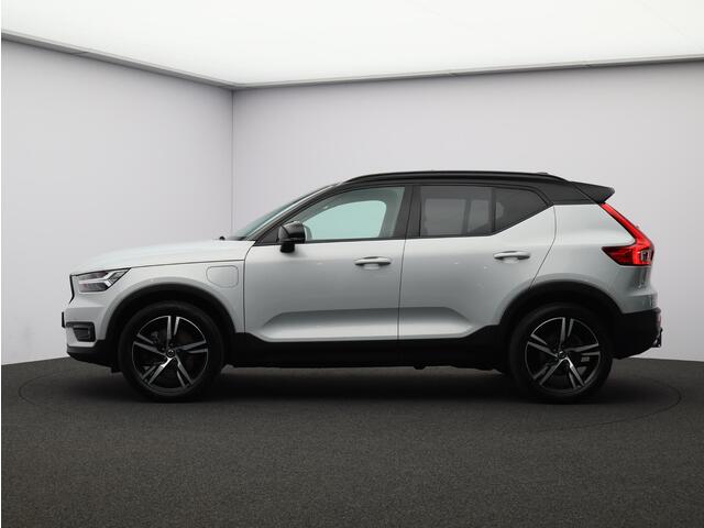 Volvo XC40 1.5 T5 Recharge R-Design / Trekhaak / Panoramadak / Harman Kardon / 360 Camera / Lederen Bekleding / Elektrische Stoelen / Getint Glas /