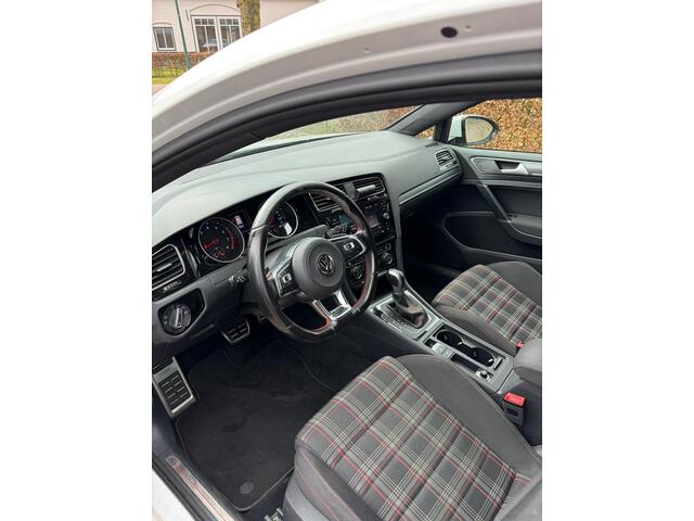 Volkswagen Golf 2.0 TSI GTI Perf DSG | ACC | Lane | Facelift