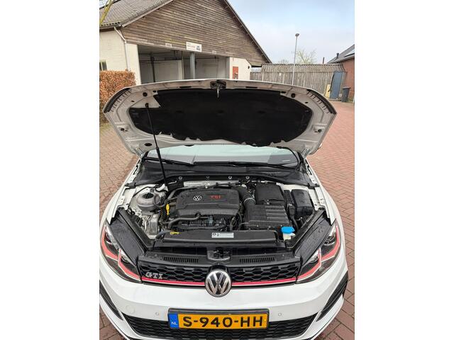Volkswagen Golf 2.0 TSI GTI Perf DSG | ACC | Lane | Facelift