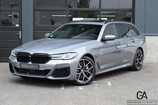 BMW 5-SERIE Touring 530e |M-pakket|Panoramadak|Laser|h&k|Trekhaak|