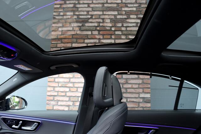 Mercedes-Benz E-Klasse 400 e 4MATIC AMG Line | Hyperscreen | Luchtvering | Achterasbesturing | Distronic+ | HUD | Massage | Burmester | Nappa Leder | Trekhaak | Vla