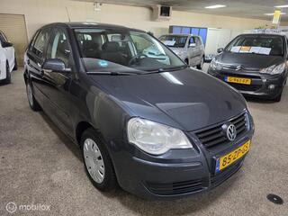 VOLKSWAGEN POLO 1.4-16V Comfortline