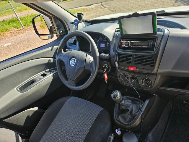 Fiat Doblo Cargo 1.4i Benzine met Navi, PDC Camera, Zijdeur en Diverse Opties
