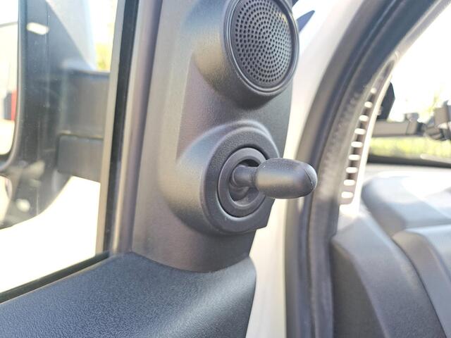 Fiat Doblo Cargo 1.4i Benzine met Navi, PDC Camera, Zijdeur en Diverse Opties