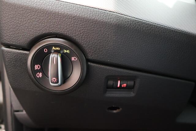 Volkswagen Transporter 2.0 TDI 204pk DSG L1H1 Caravelle Marge Trekhaak Leder Navigatie Led Koplampen ACC