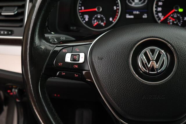 Volkswagen Transporter 2.0 TDI 204pk DSG L1H1 Caravelle Marge Trekhaak Leder Navigatie Led Koplampen ACC