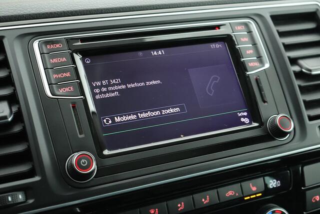 Volkswagen Transporter 2.0 TDI 204pk DSG L1H1 Caravelle Marge Trekhaak Leder Navigatie Led Koplampen ACC