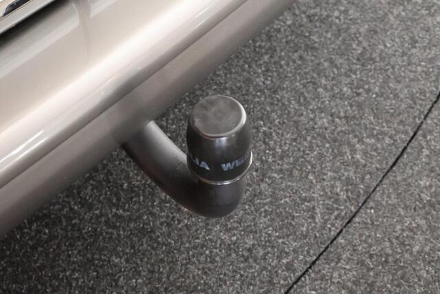 Volkswagen Transporter 2.0 TDI 204pk DSG L1H1 Caravelle Marge Trekhaak Leder Navigatie Led Koplampen ACC