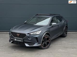 Cupra Formentor Cupra Formentor 1.4 e-Hybrid VZ Performance, ACC, 360� cam, Pano, Stuur en stoel verwarming, Dode hoek, Trekhaak
