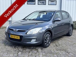 HYUNDAI I 30 1.6i Dynamic Luxe