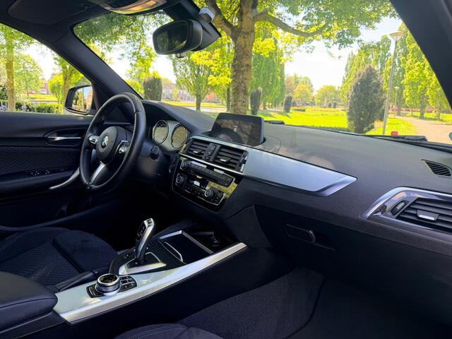 BMW 1-Serie 118i Executive M-Sport | Alcantara | Automaat | BMWLaser