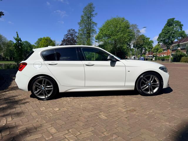 BMW 1-Serie 118i Executive M-Sport | Alcantara | Automaat | BMWLaser