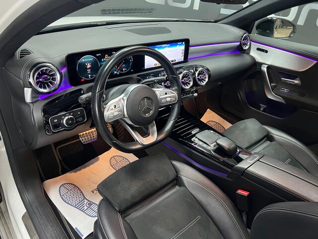 Mercedes-Benz A-Klasse 250 e Premium Plus | Pano | Stoelverwarming | Alcantara/Leder