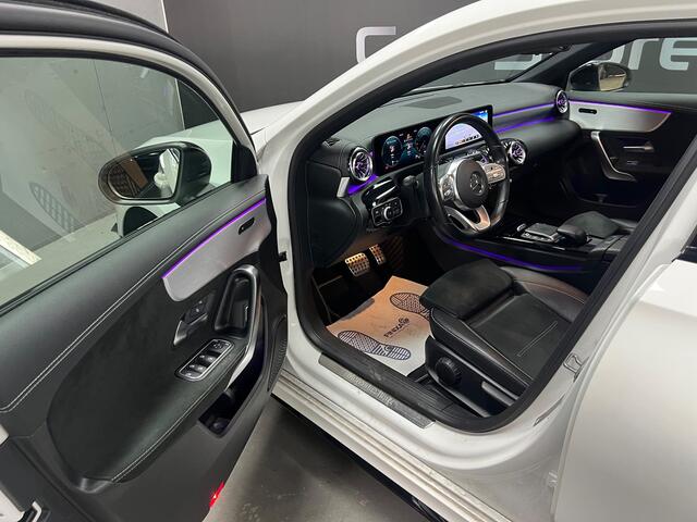 Mercedes-Benz A-Klasse 250 e Premium Plus | Pano | Stoelverwarming | Alcantara/Leder