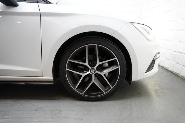 Seat Leon 1.5 TSI FR PANO VIRTUAL SFEER ACC SFEER TREKHAAK