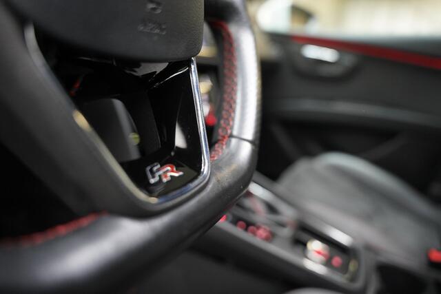 Seat Leon 1.5 TSI FR PANO VIRTUAL SFEER ACC SFEER TREKHAAK