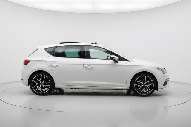 Seat Leon 1.5 TSI FR PANO VIRTUAL SFEER ACC SFEER TREKHAAK