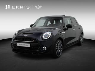 MINI COOPER S 5-deurs JCW Pakket +Serious Business + Achteruitrijcamera + Glazen panoramadak + Harman-Kardon + Park Assistant + Led + Hammersmith