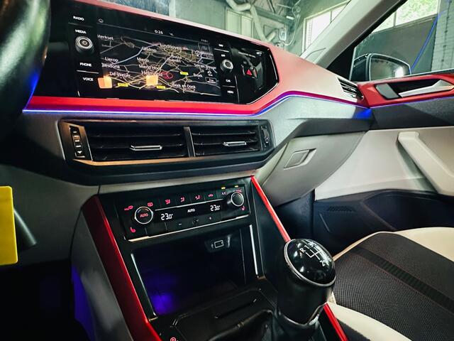 Volkswagen Polo 1.0 TSI Beats - ACHTERUITRIJCAMERA - SFEERVERLICHTING - NAVI - AUTOMATISCHE CLIMA - STOELVERW - APPLE CARPLAY -