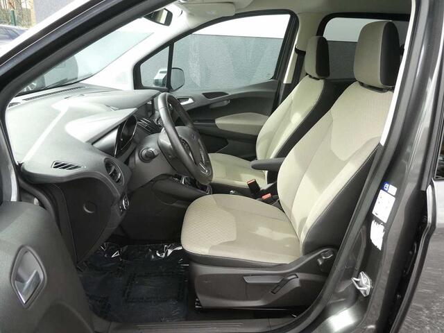 Ford Tourneo COURIER 1.5 TDCi Titanium Navi, Camera, Carplay, Airco