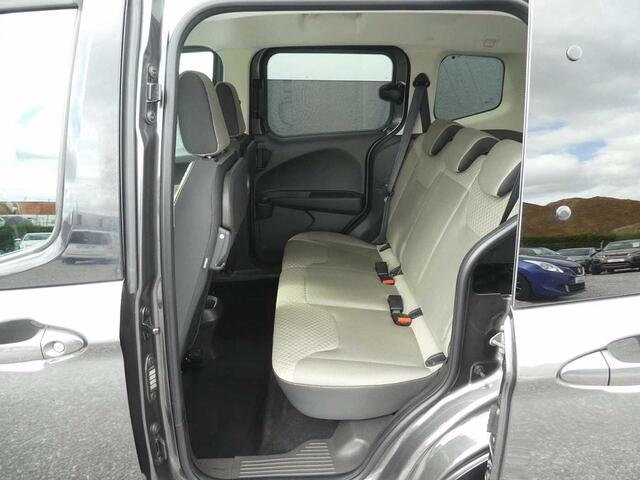 Ford Tourneo COURIER 1.5 TDCi Titanium Navi, Camera, Carplay, Airco