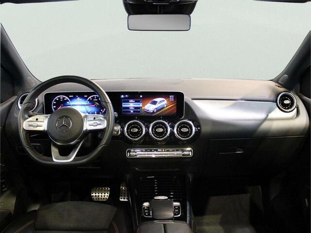 Mercedes-Benz B-Klasse 200 Business Solution AMG Panorama dak | Trekhaak | NL auto - compl.dealer onderh.