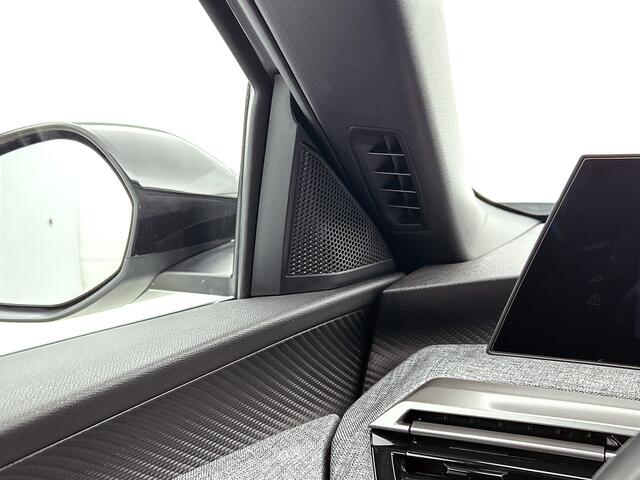 Peugeot 5008 Hybrid 145 pk Automaat Allure | Rijklaar | Panoramisch navigatie pack | AGR-stoelen | 360 camera | Dodehoekdetectie |