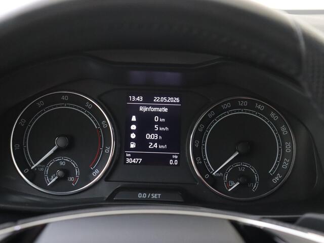 Skoda Scala 1.0 TSI Sport Business | CarPlay | Cruise control | Climate control | Parkeersensoren | Sportstoelen voor | Draadloze telefoonlader | Elektrisch