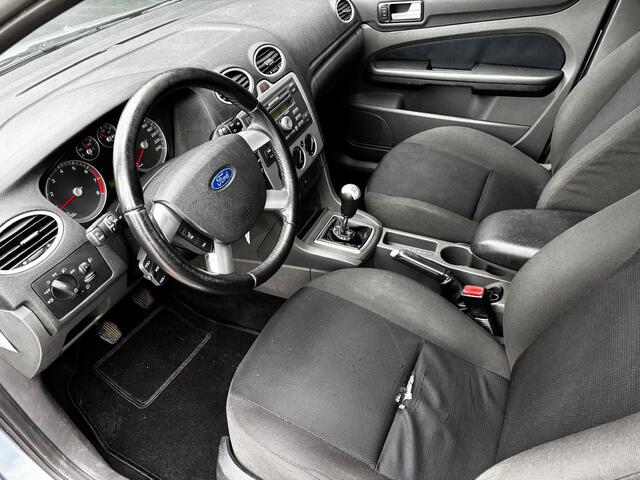Ford Focus 1.6-16V Futura AIRCO | TREKHAAK | ELEK RAMEN | NWE APK