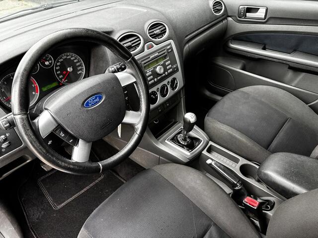 Ford Focus 1.6-16V Futura AIRCO | TREKHAAK | ELEK RAMEN | NWE APK