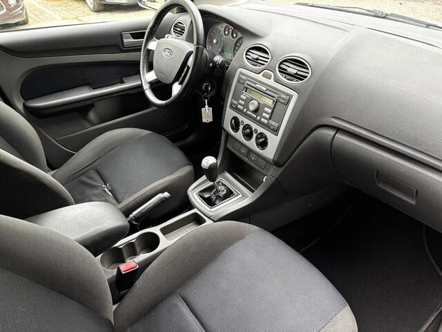 Ford Focus 1.6-16V Futura AIRCO | TREKHAAK | ELEK RAMEN | NWE APK