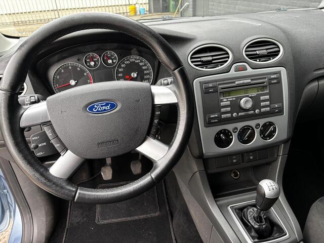 Ford Focus 1.6-16V Futura AIRCO | TREKHAAK | ELEK RAMEN | NWE APK