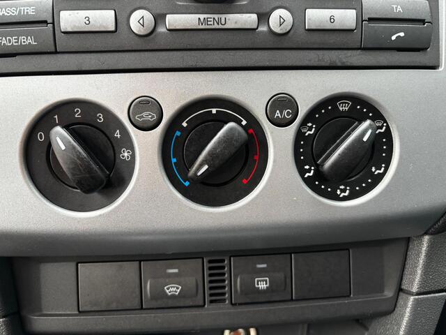 Ford Focus 1.6-16V Futura AIRCO | TREKHAAK | ELEK RAMEN | NWE APK