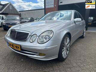 MERCEDES-BENZ E-KLASSE 200 K. Avantgarde AUTOMAAT-NAVI-CRUISE-PDC-CLIMA