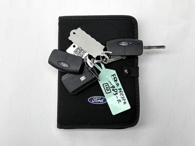 Ford Fiesta 1.0 EcoBoost Titanium Voorzien van Handgas en Bedrijfsrem