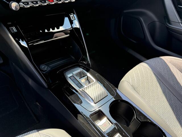 Peugeot 2008 1.2 Hybrid 145 Allure