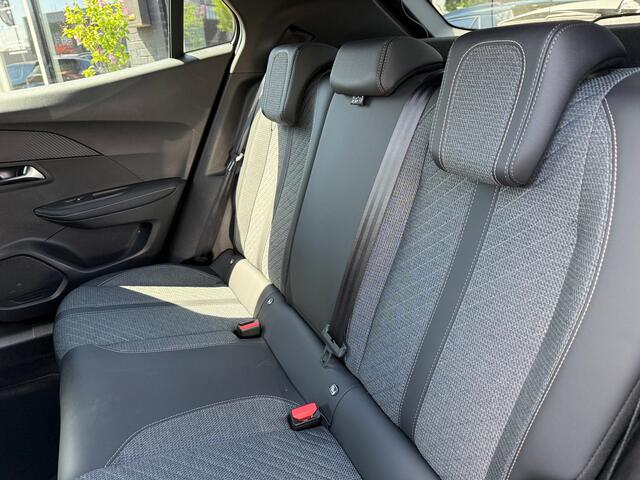 Peugeot 2008 1.2 Hybrid 145 Allure