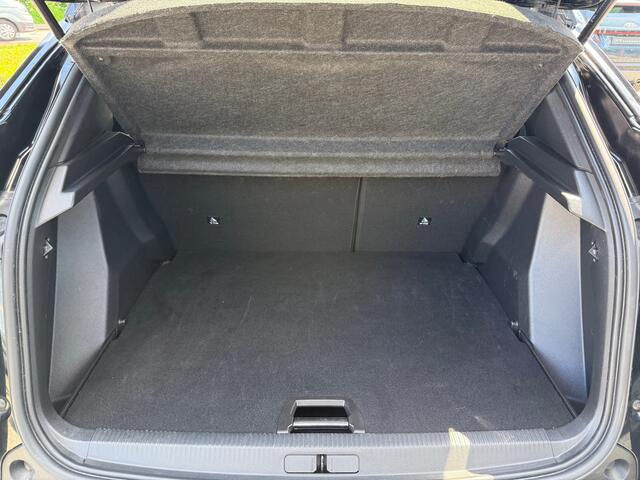 Peugeot 2008 1.2 Hybrid 145 Allure